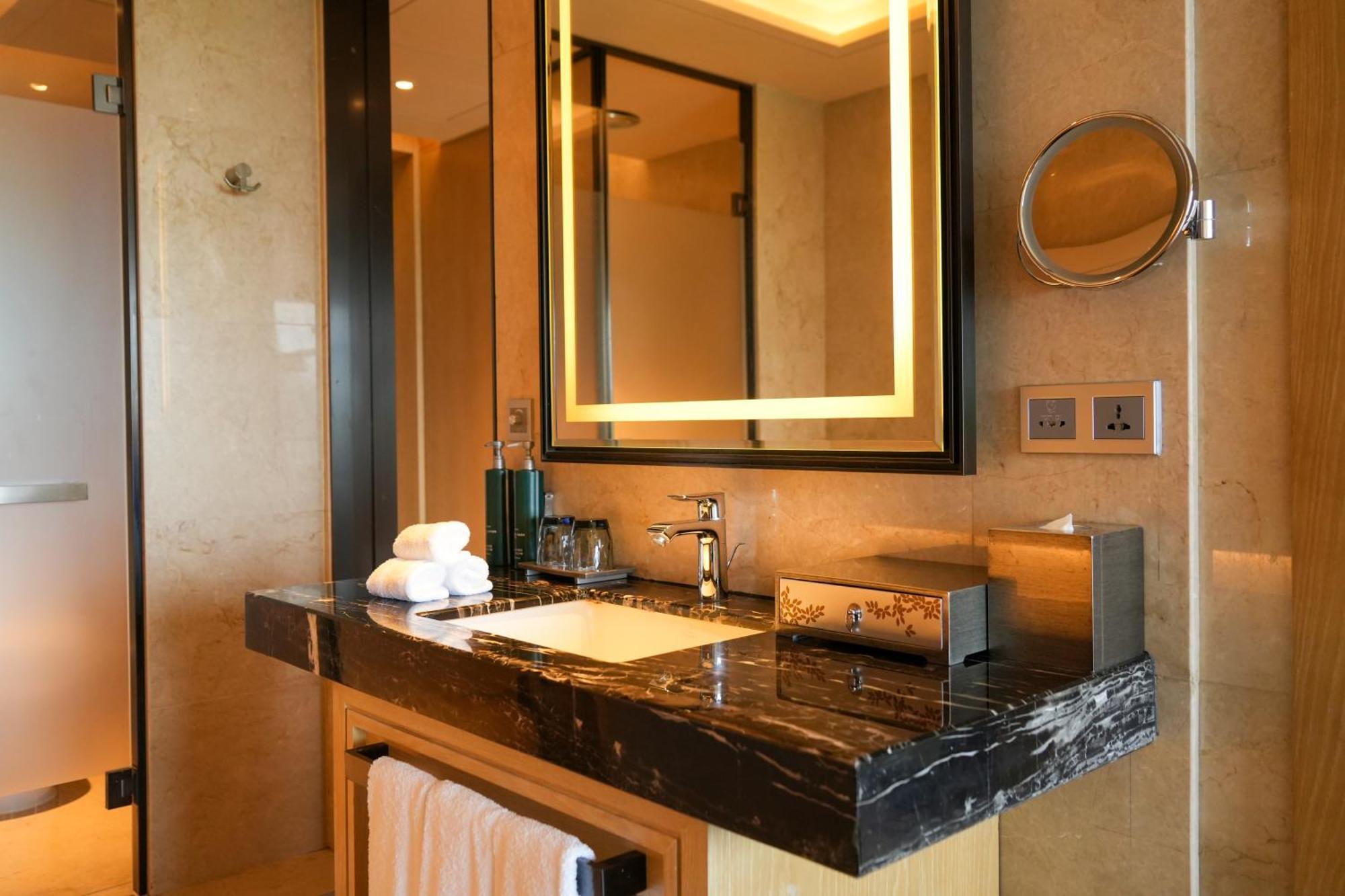 Doubletree By Hilton Hotel Anshun Exterior photo